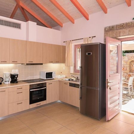 Athena'S Cottage Stoupa Bagian luar foto