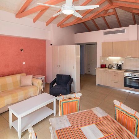 Athena'S Cottage Stoupa Bagian luar foto