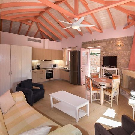 Athena'S Cottage Stoupa Bagian luar foto