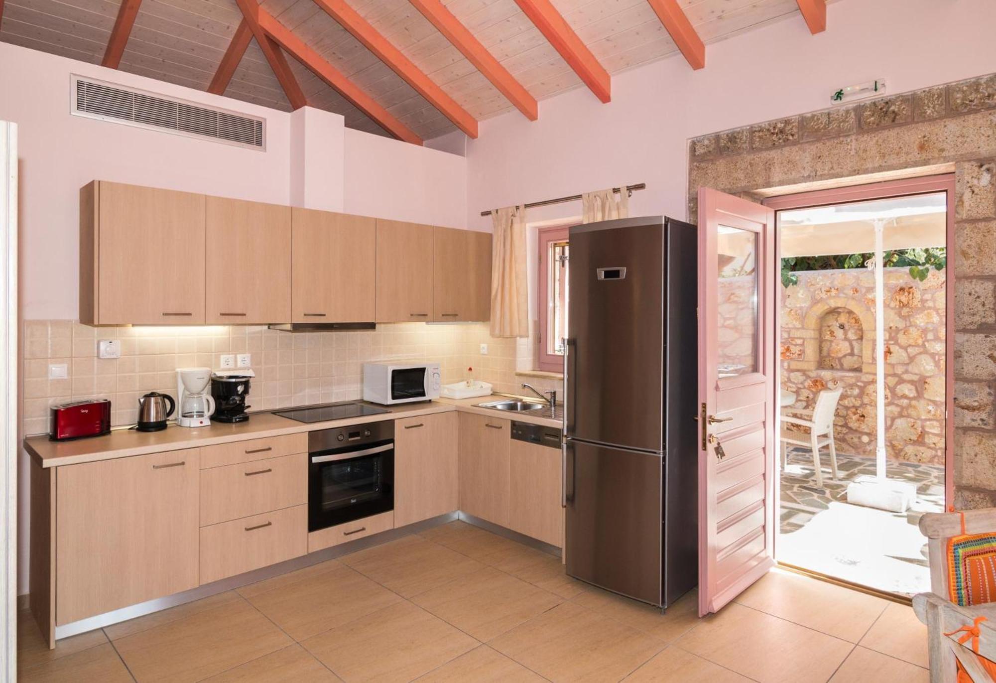 Athena'S Cottage Stoupa Bagian luar foto